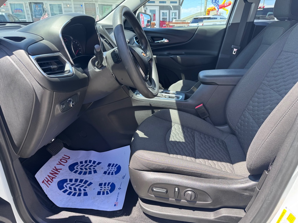 Photo 9 of this CHEVROLET EQUINOX