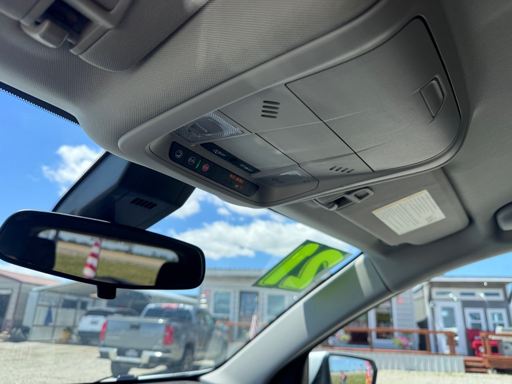 Photo 16 of this CHEVROLET EQUINOX