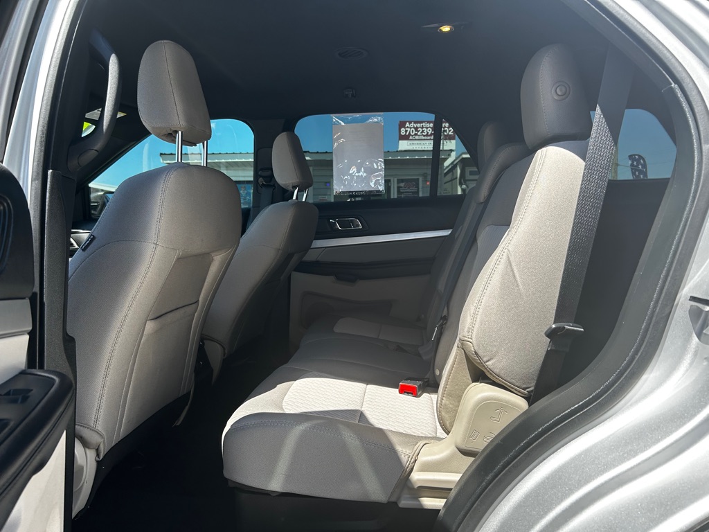 Photo 11 of this FORD EXPLORER
