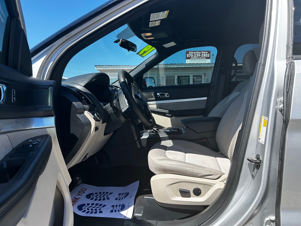 Photo 10 of this FORD EXPLORER