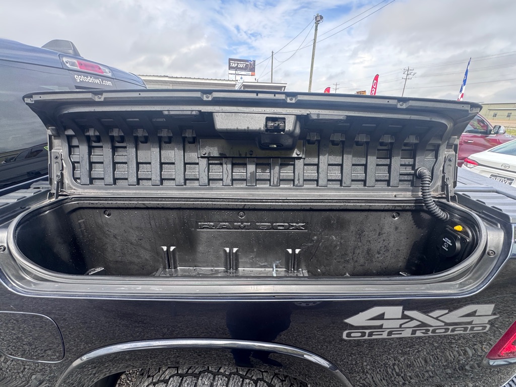 Photo 10 of this RAM 1500
