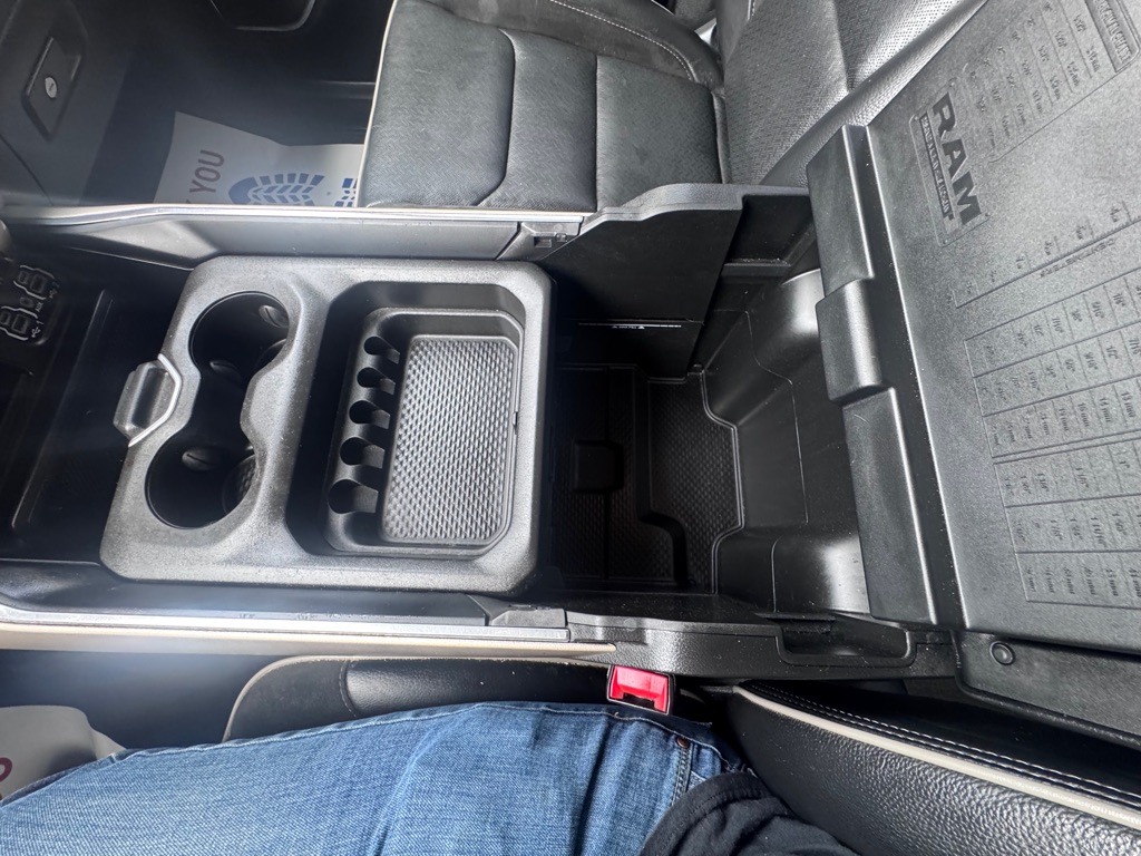 Photo 22 of this RAM 1500