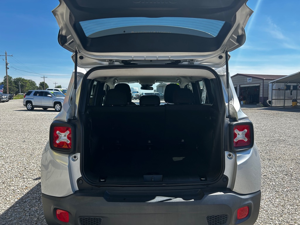 Photo 9 of this JEEP RENEGADE