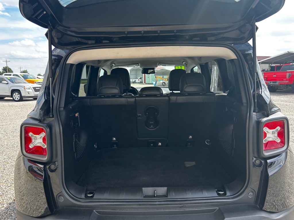 Photo 9 of this JEEP RENEGADE