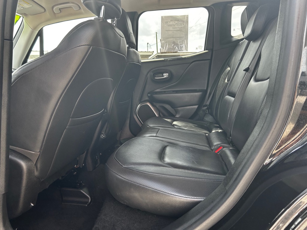 Photo 12 of this JEEP RENEGADE