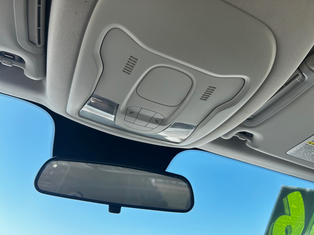 Photo 16 of this JEEP RENEGADE