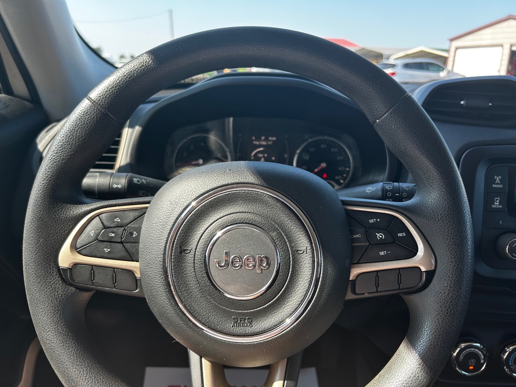 Photo 14 of this JEEP RENEGADE