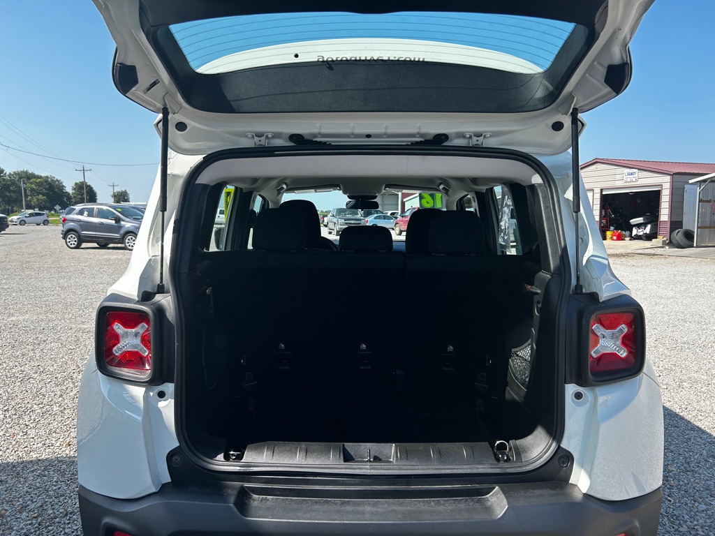 Photo 9 of this JEEP RENEGADE
