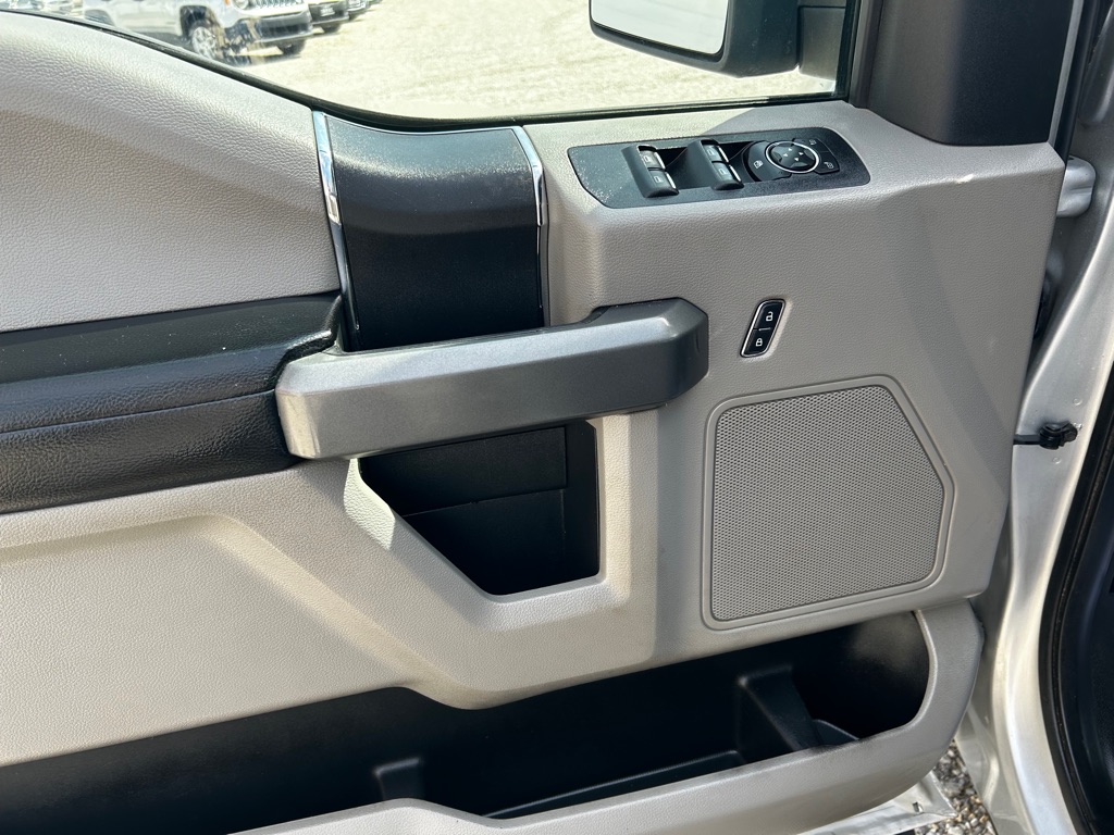 Photo 12 of this FORD F150