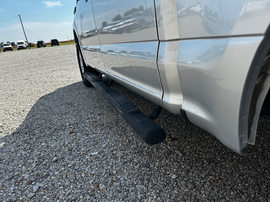 Photo 10 of this FORD F150