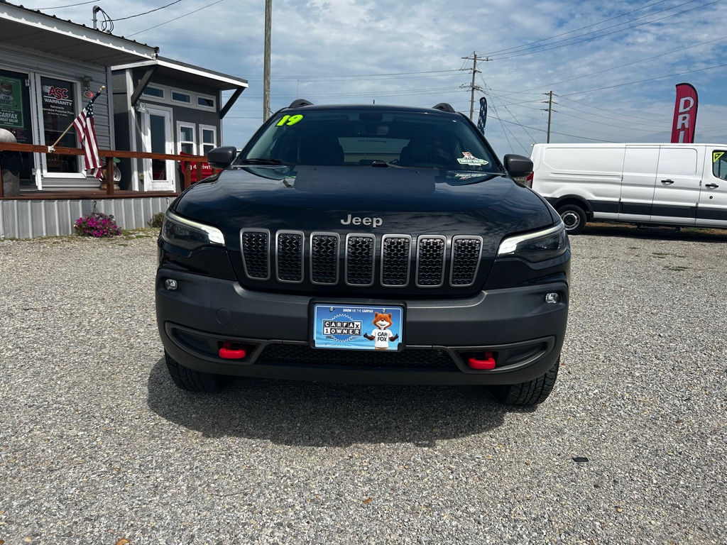 Photo 2 of this JEEP CHEROKEE