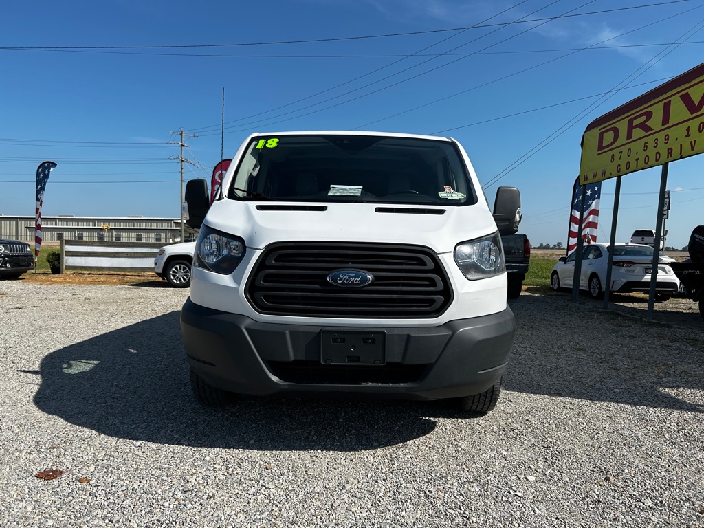 Photo 2 of this FORD TRANSIT
