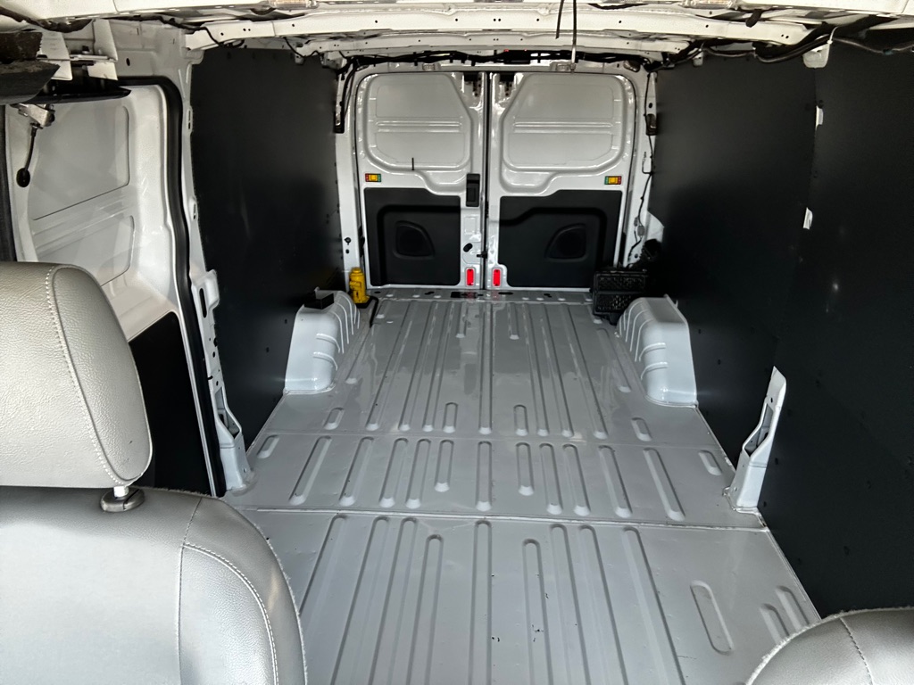 Photo 19 of this FORD TRANSIT