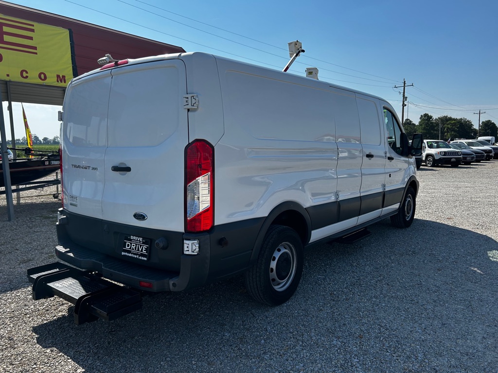 Photo 6 of this FORD TRANSIT