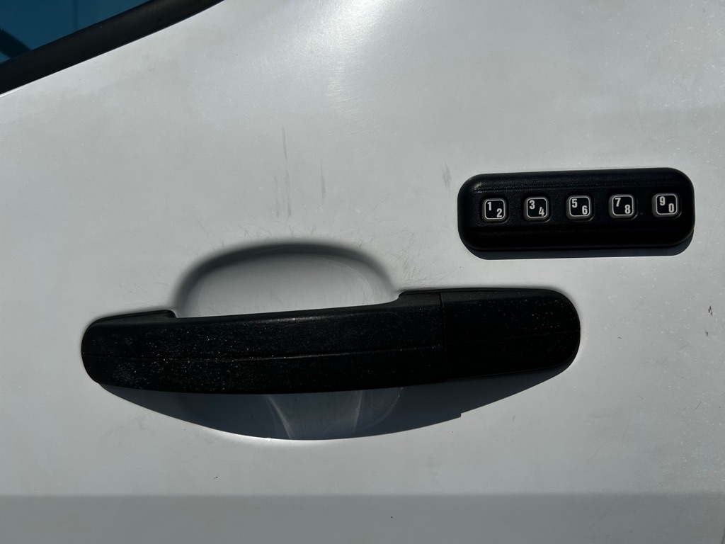 Photo 11 of this FORD TRANSIT