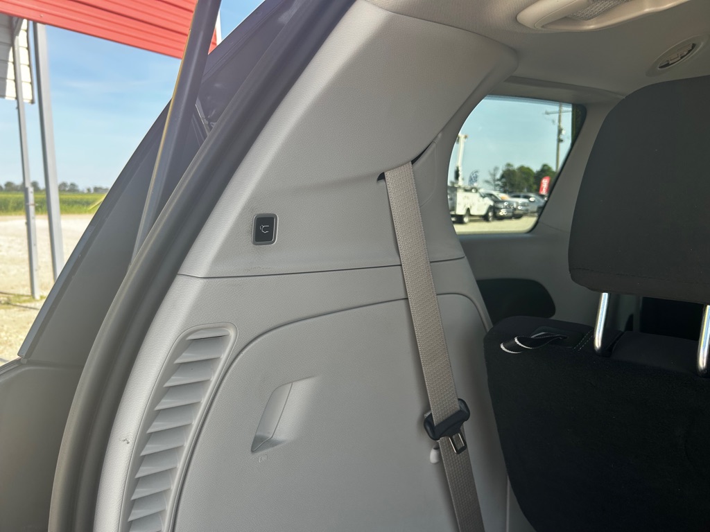 Photo 9 of this CHRYSLER VOYAGER
