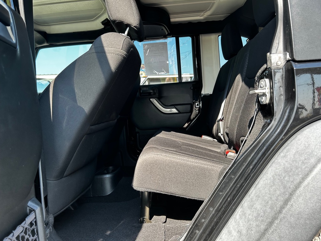 Photo 16 of this JEEP WRANGLER UNLIMI