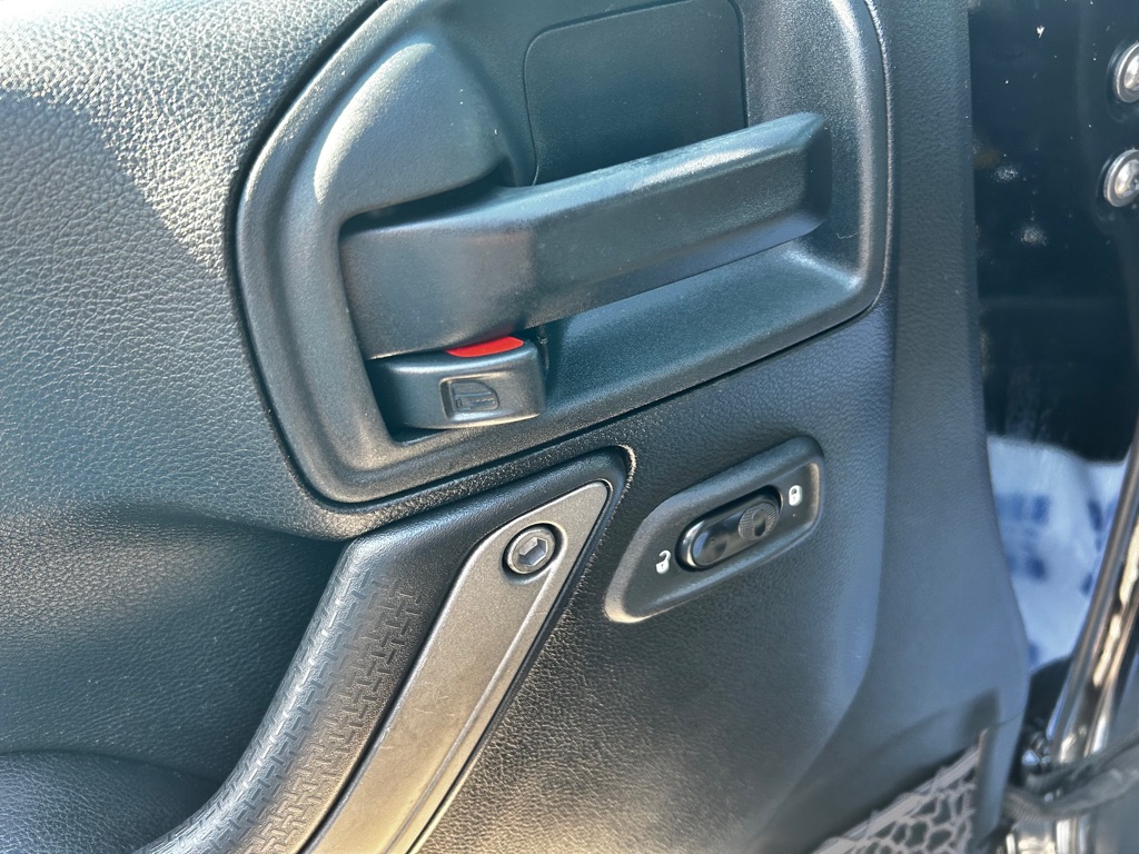 Photo 14 of this JEEP WRANGLER UNLIMI