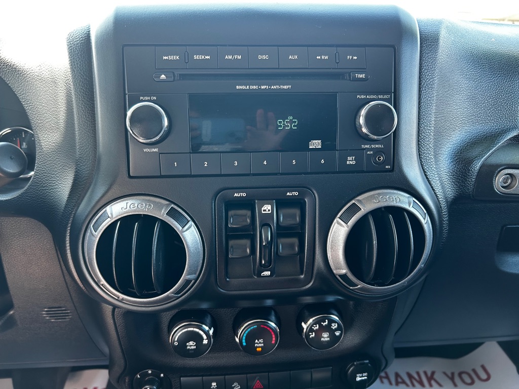 Photo 18 of this JEEP WRANGLER UNLIMI