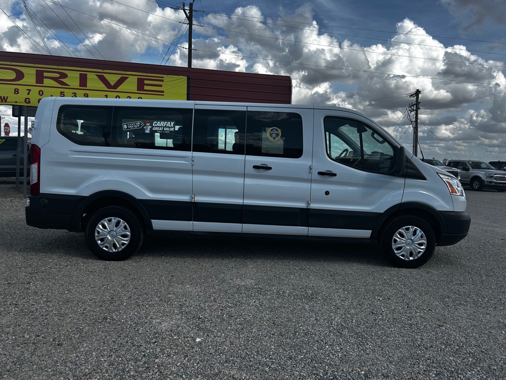 Photo 8 of this FORD TRANSIT 15PASS
