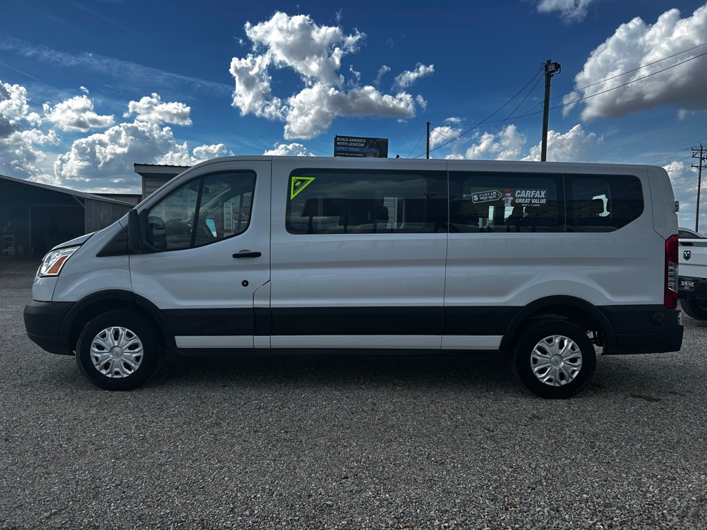Photo 4 of this FORD TRANSIT 15PASS