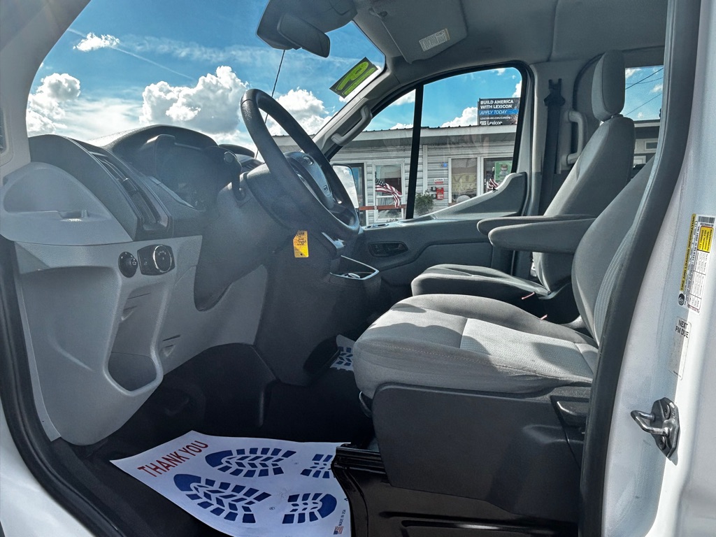 Photo 14 of this FORD TRANSIT 15PASS