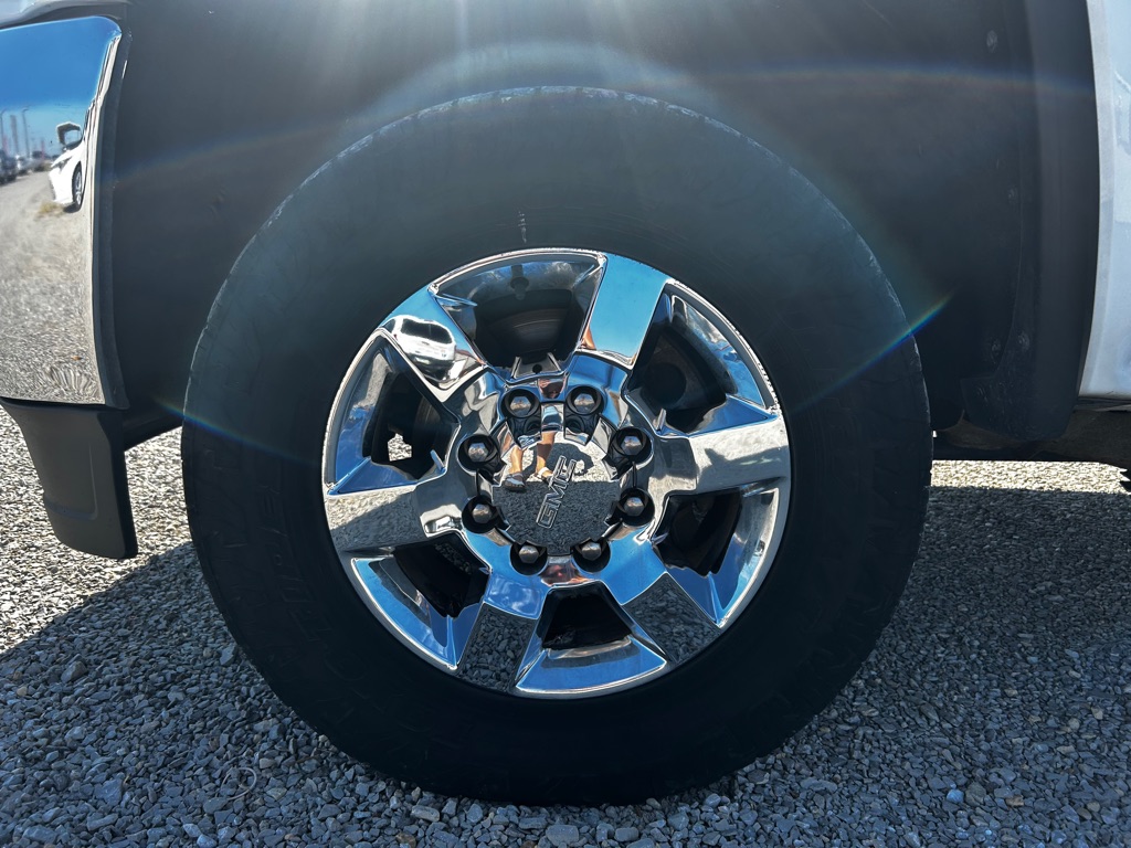 Photo 10 of this GMC SIERRA