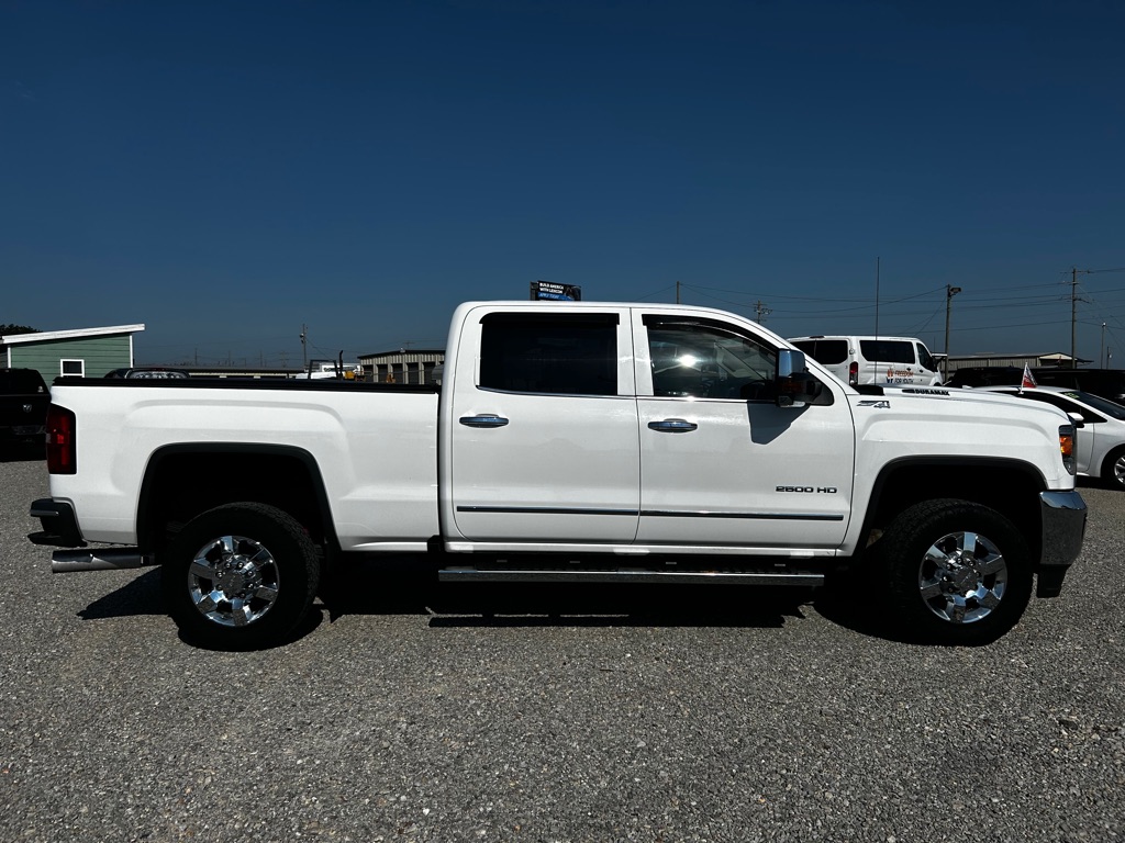 Photo 6 of this GMC SIERRA