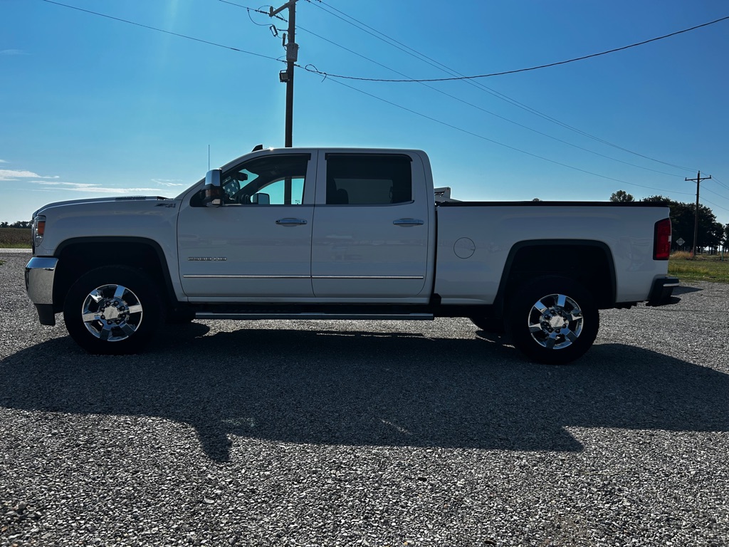 Photo 2 of this GMC SIERRA
