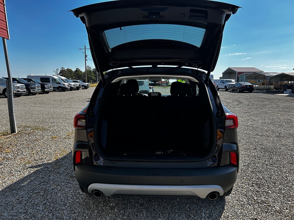 Photo 9 of this FORD ESCAPE