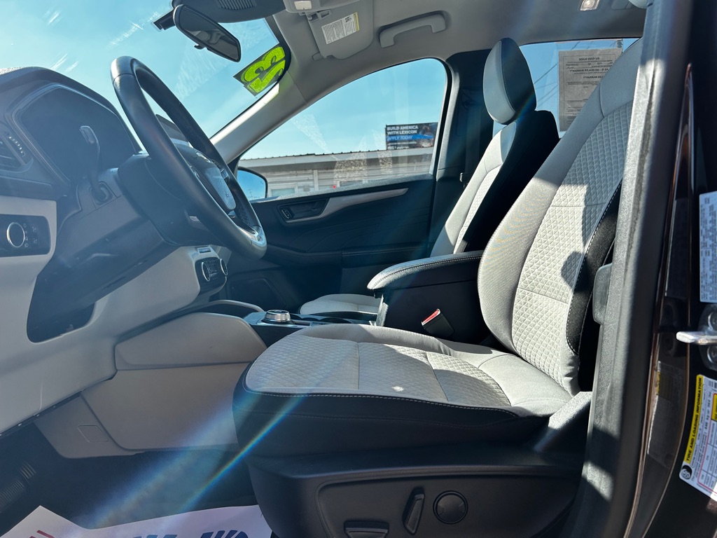 Photo 11 of this FORD ESCAPE
