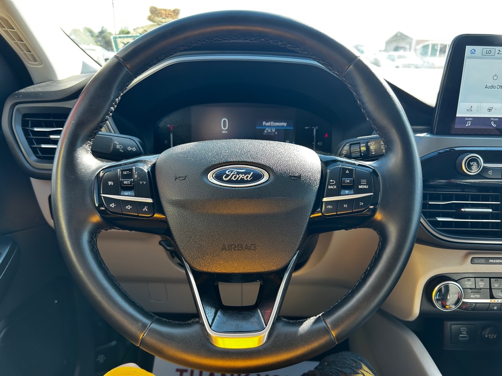 Photo 13 of this FORD ESCAPE