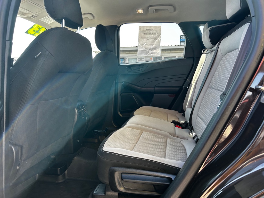 Photo 12 of this FORD ESCAPE