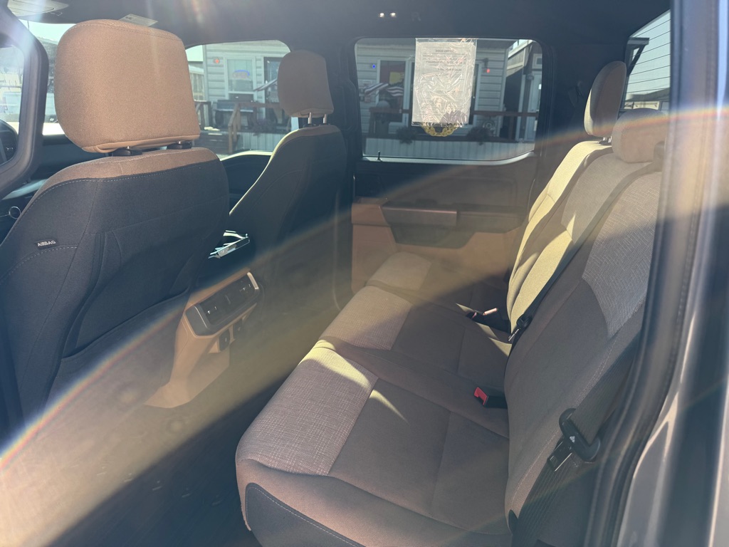 Photo 8 of this FORD F150 XLT