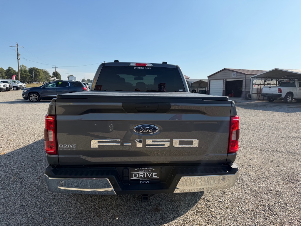 Photo 4 of this FORD F150 XLT