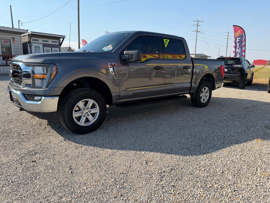 Photo 3 of this FORD F150 XLT