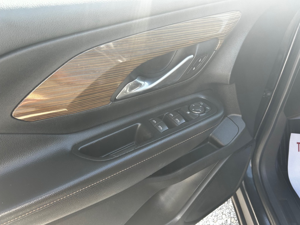 Photo 9 of this GMC TERRAIN