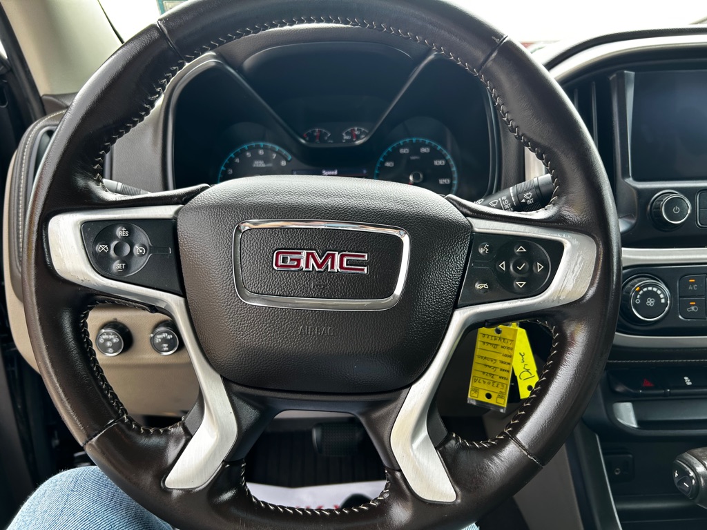 Photo 13 of this GMC CANYON