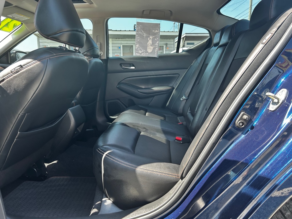 Photo 15 of this NISSAN ALTIMA