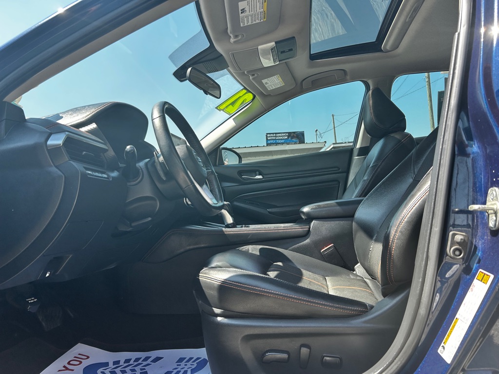 Photo 10 of this NISSAN ALTIMA