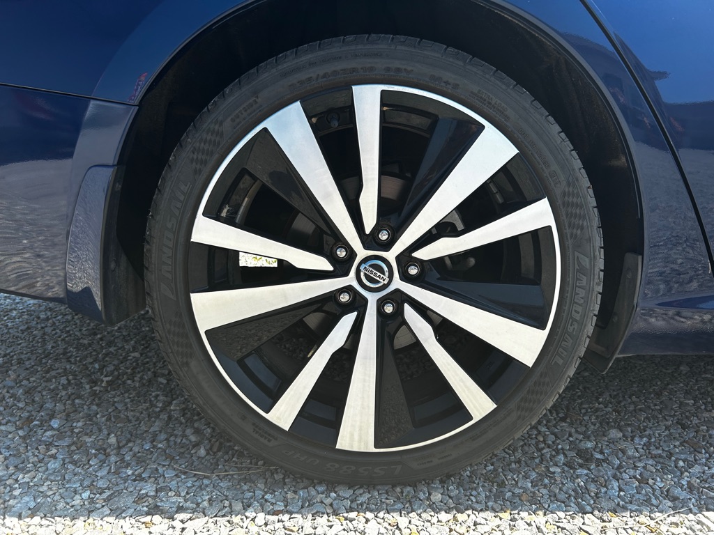 Photo 9 of this NISSAN ALTIMA