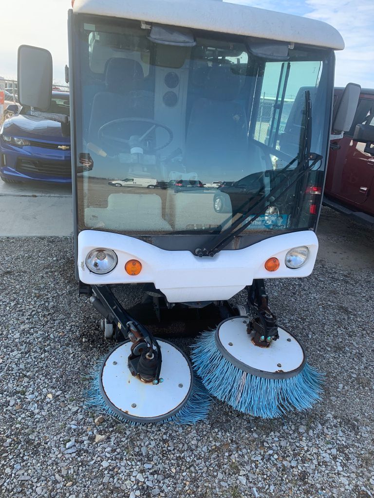 Photo 2 of this JOHNSTON MADVAC SWEEPER