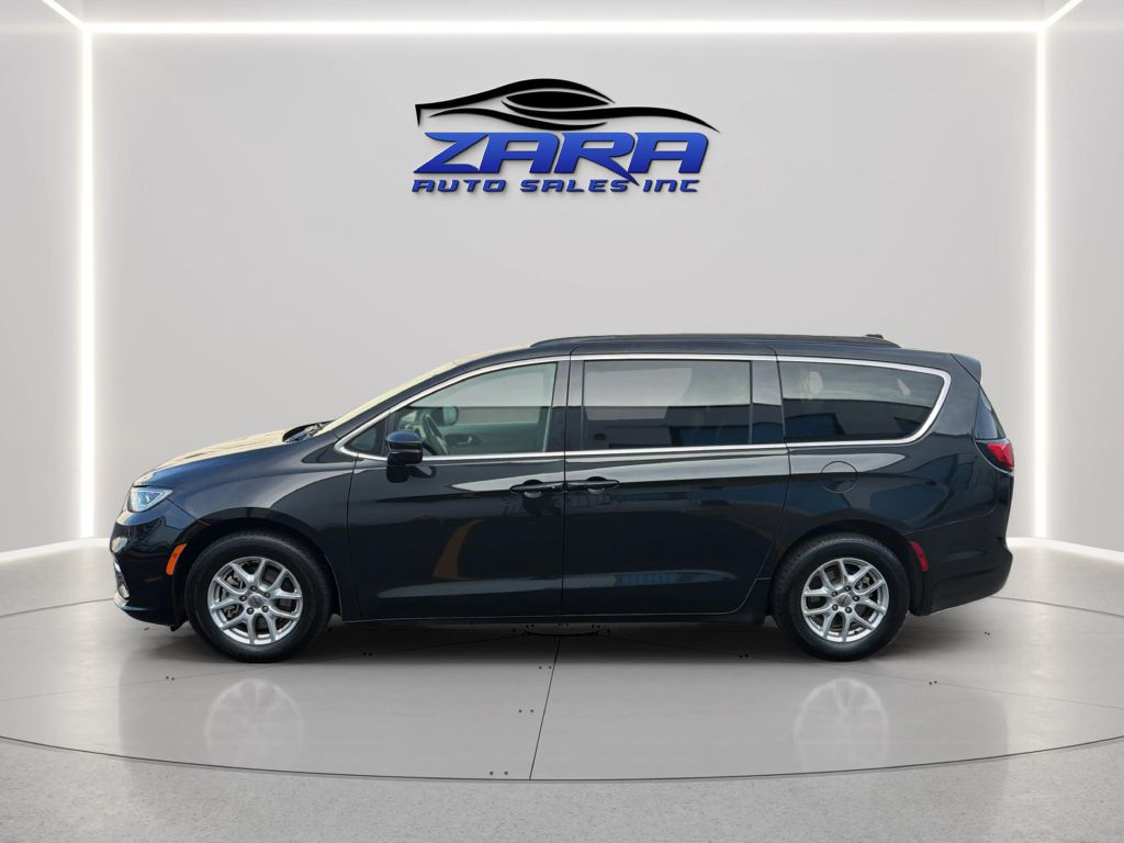 Photo 4 of this CHRYSLER PACIFICA
