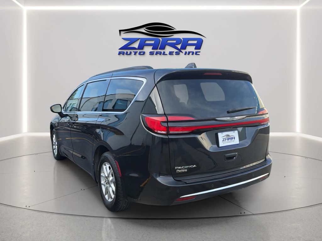 Photo 5 of this CHRYSLER PACIFICA