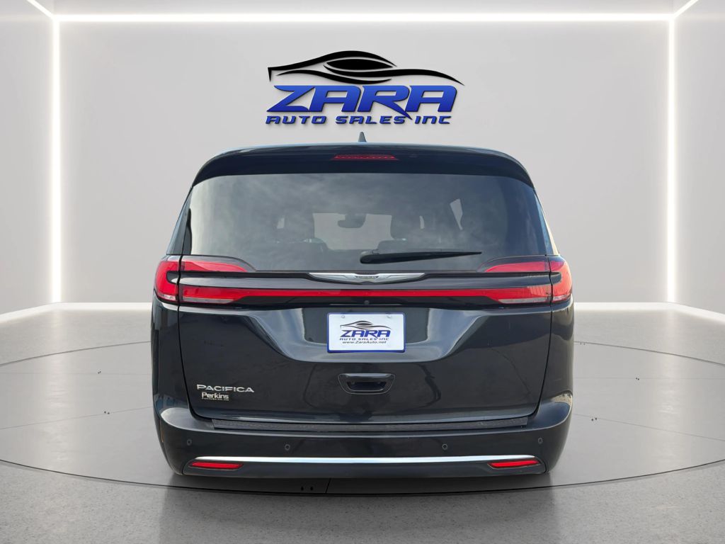 Photo 6 of this CHRYSLER PACIFICA