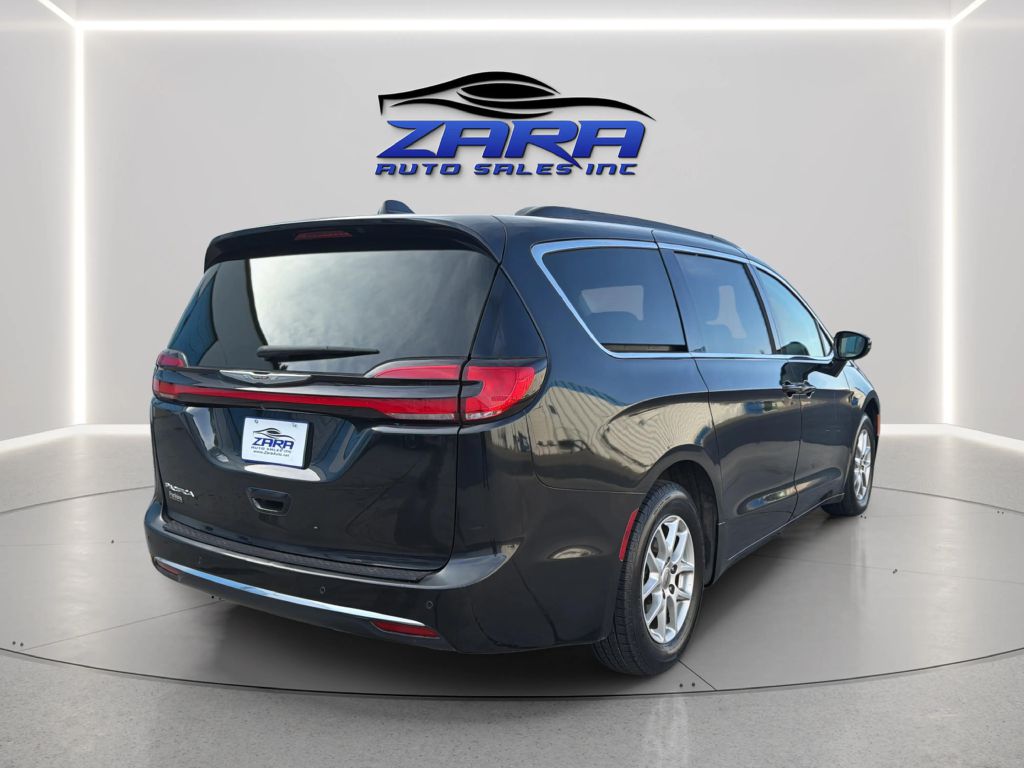 Photo 7 of this CHRYSLER PACIFICA
