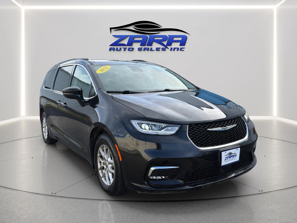 Photo 9 of this CHRYSLER PACIFICA