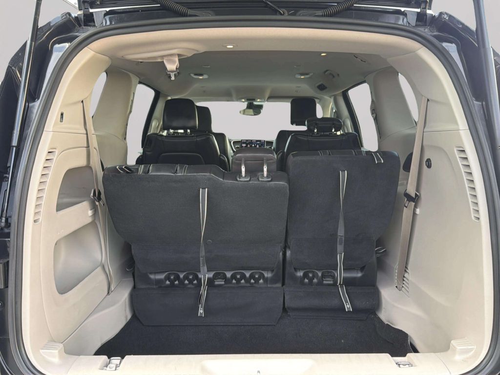Photo 27 of this CHRYSLER PACIFICA