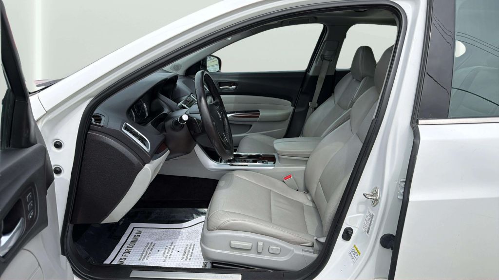 Photo 11 of this ACURA TLX