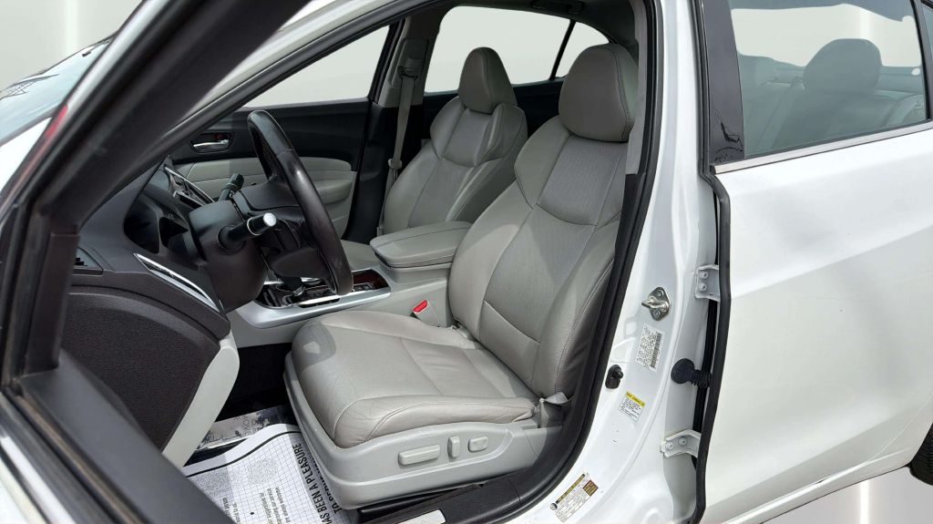 Photo 12 of this ACURA TLX